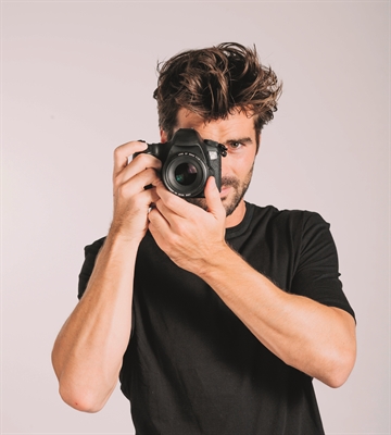 FOTOGRAFO (SENZA EDITING FOTO E VIDEO) FINO A 4 ORE (23932-SER066)