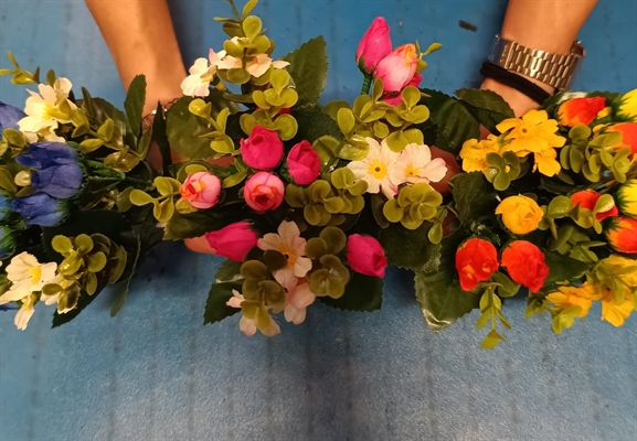 FIORI FINTI DECORATIVI MAZZO MARGHERITE E ROSE ASS (M73681)