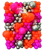WALL DI PALLONCINI CON INSERTI FLOREALI E SCRITTA LED (COMP 466)